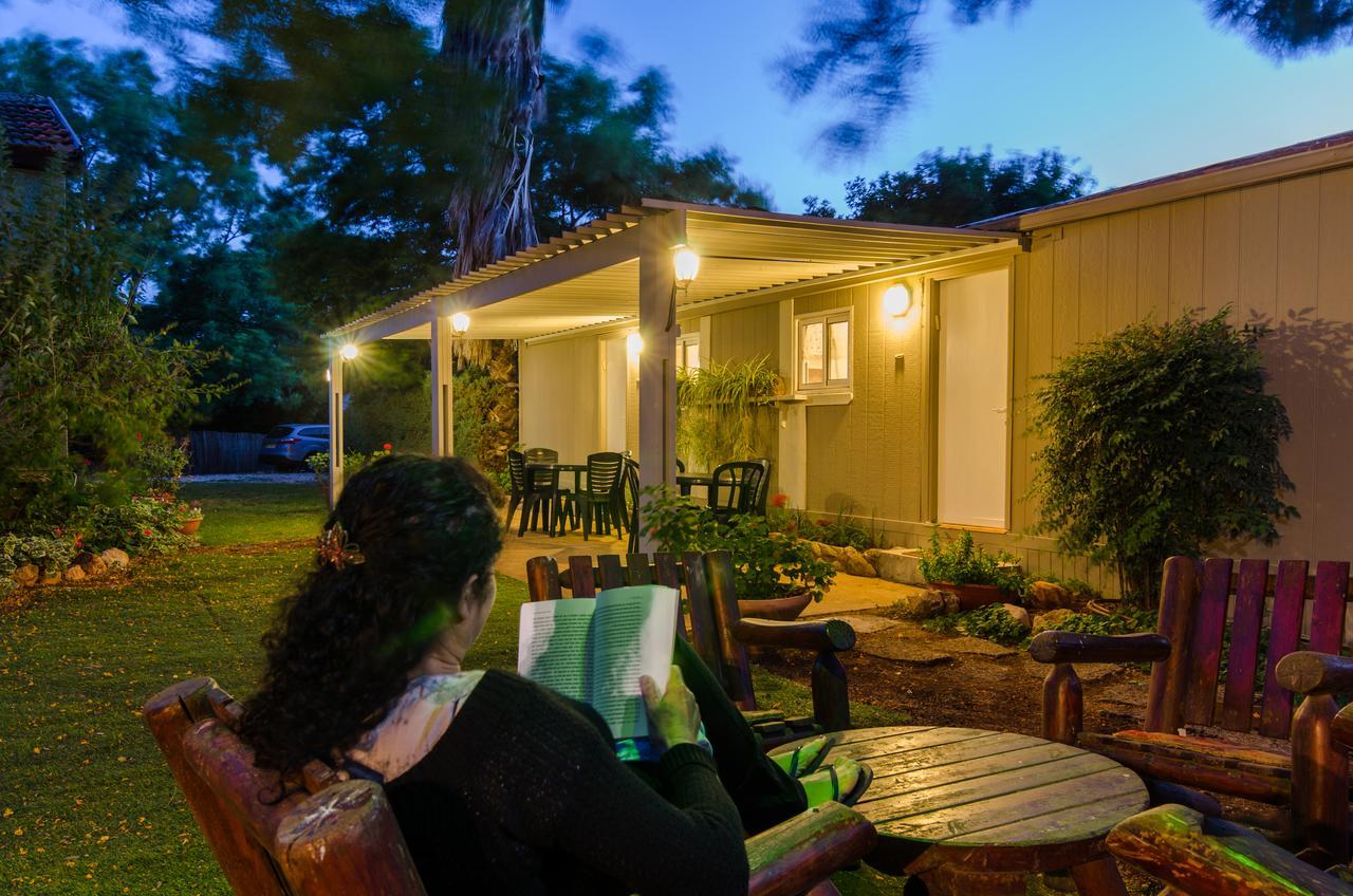 Orna'S Corner Bed & Breakfast Yuval Luaran gambar
