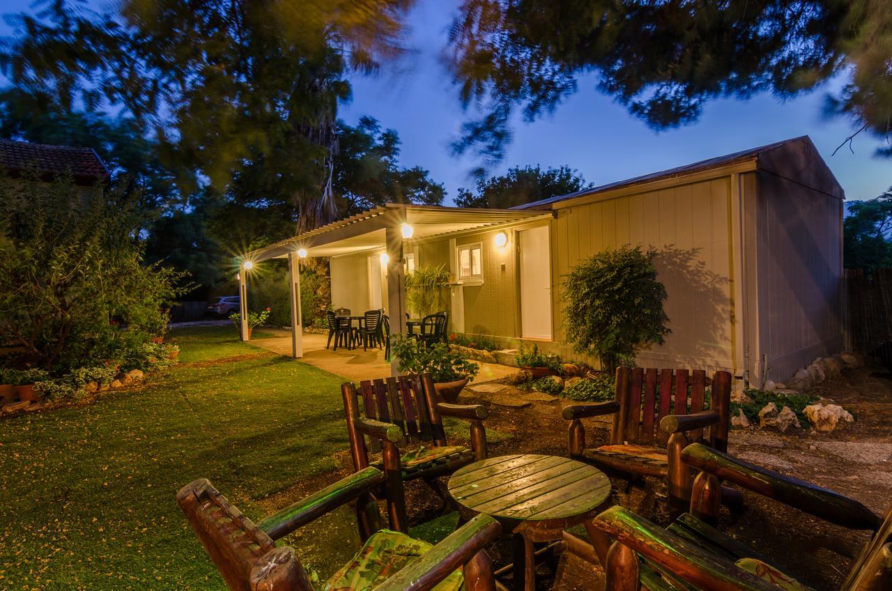 Orna'S Corner Bed & Breakfast Yuval Luaran gambar